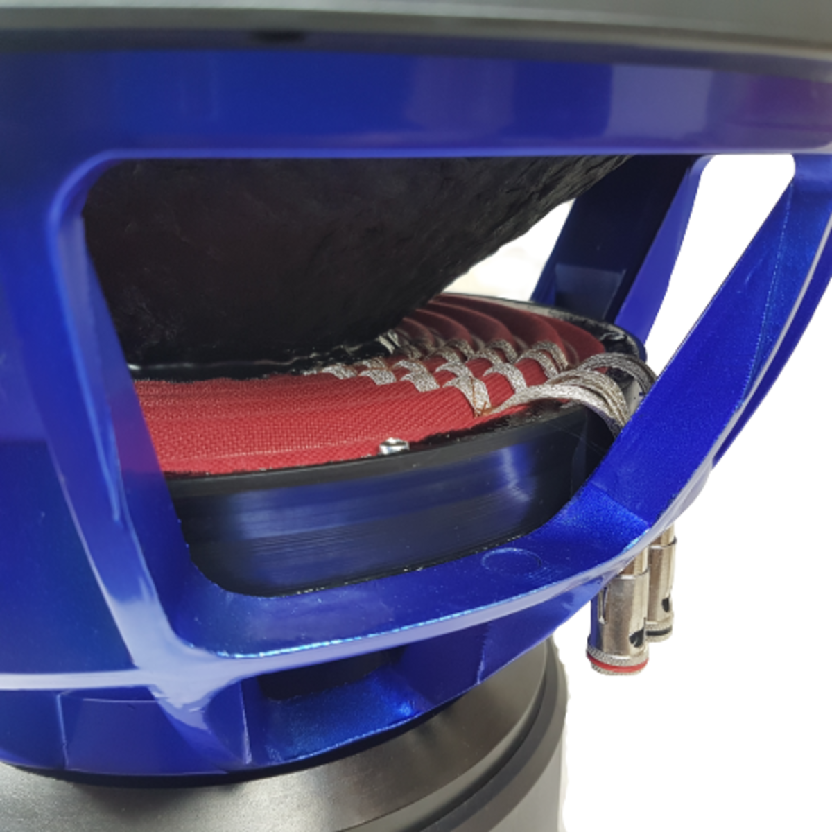GS Audio Gold 15 D1 subwoofer – talspole och upphängning
